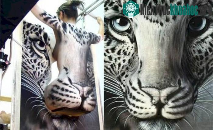 Nếu không có bức ảnh bên phải, liệu bạn có nhận ra sự thật?