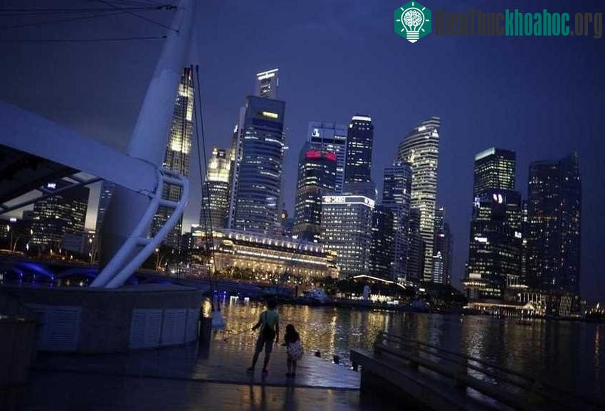 GDP bình quân theo đầu người năm 2015 là 84.821 USD