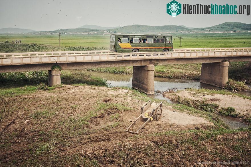 Người Triều Tiên chỉ được đi du lịch qua các vùng trong nước khi được cấp giấy phép