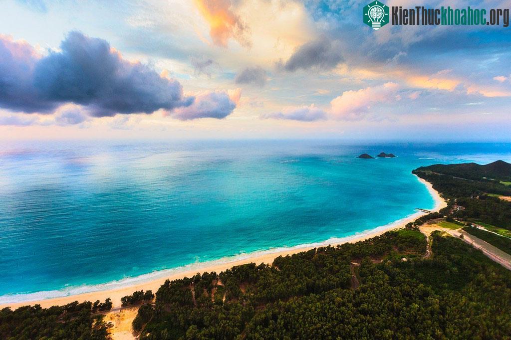 Một ngày đẹp trời trên bãi biển Bellows, Hawaii (Mỹ).