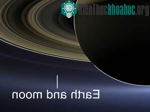 Hình ảnh Trái Đất và Mặt Trăng được tàu vũ trụ Cassini của NASA chụp từ sao Thổ.