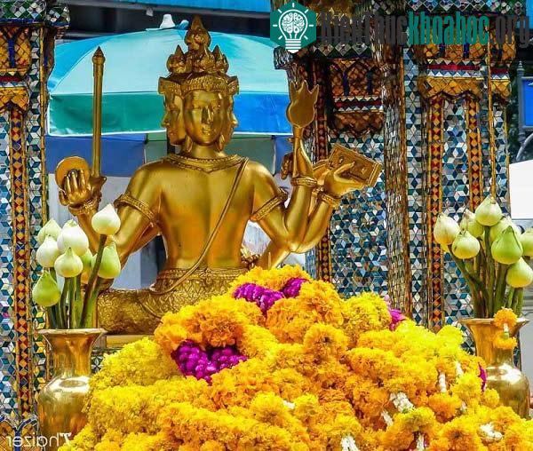 Vẻ bình yên của đền Erawan trước vụ nổ bom