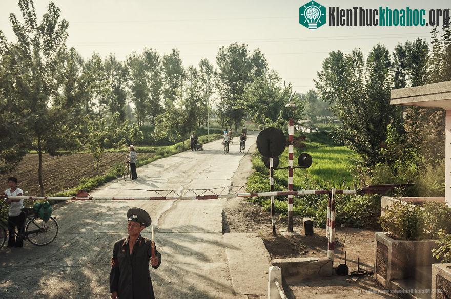 Những người có chức vụ rất có quyền lực, cho dù chỉ là một chức nhỏ