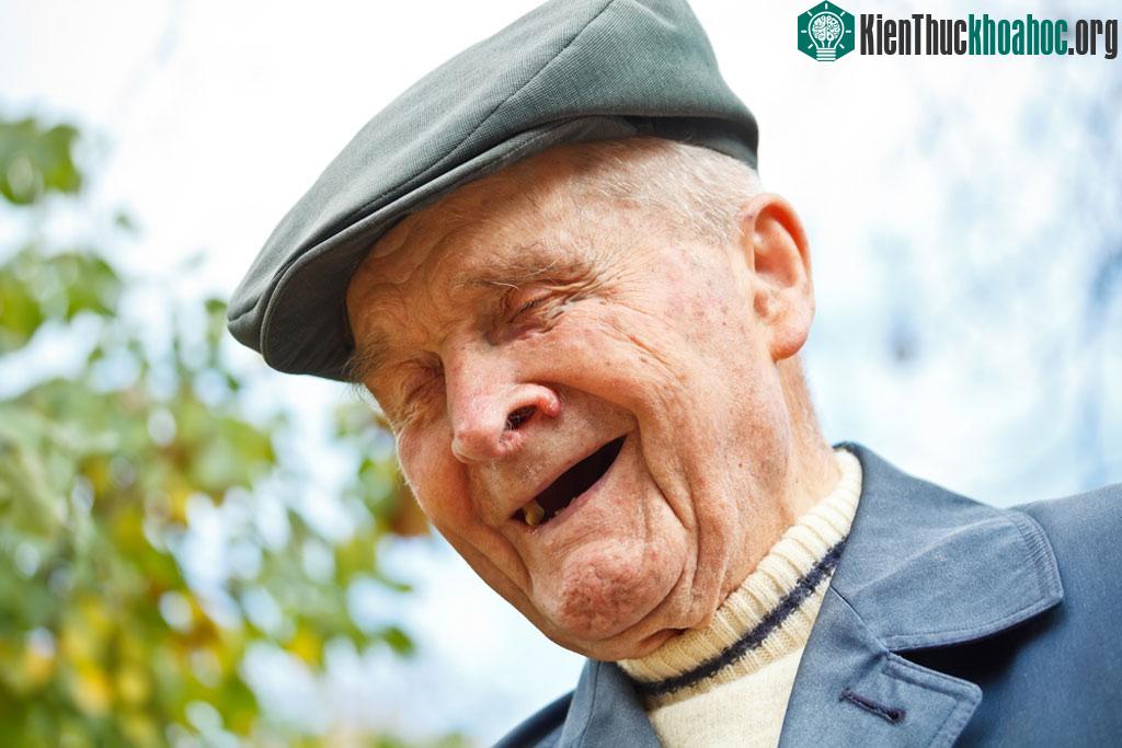 Nụ cười tuổi xế già: "Không răng" vẫn đẹp ảnh 8
