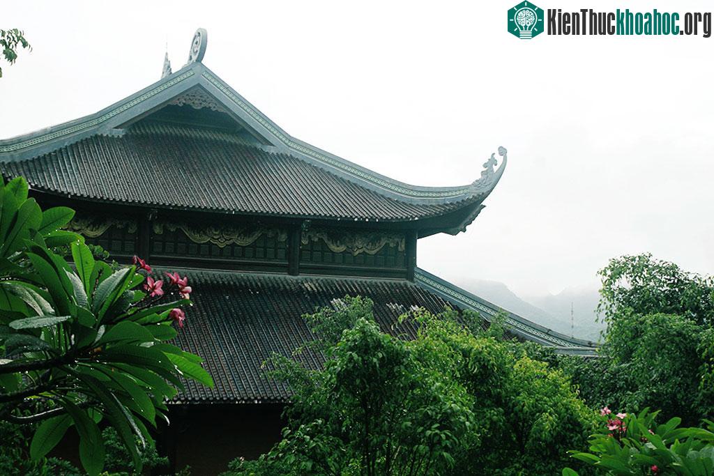 Đặc biệt, vào mỗi dịp Tết, chùa tổ chức lễ hội chùa Bái Đính diễn ra từ chiều mùng 1 Tết, khai mạc vào mùng 6 Tết và kéo dài tới hết tháng 3 âm lịch.