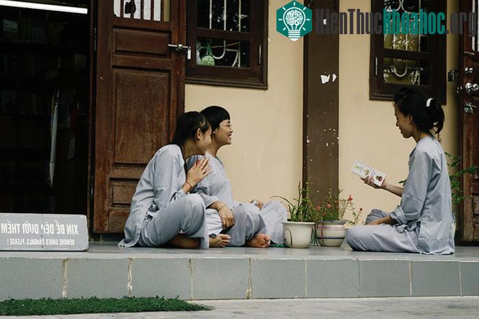 Với mỗi người, chuyến hành hương Tây Thiên là một sự đến hay trở về, song cả hai hành trình đều tràn ngập niềm hỷ lạc, an bình tự tại. Cảnh sắc thiên nhiên sơn kỳ thủy tú, hùng vĩ, thanh bình và ng...