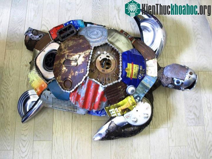 Mô hình động vật xinh đẹp từ đồ phế thải ảnh 8