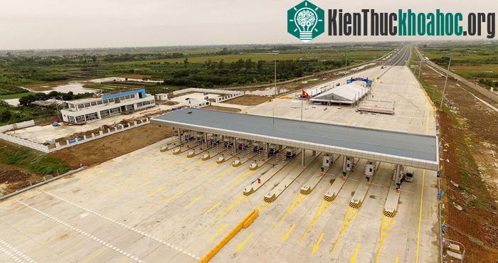 Ngắm cao tốc hiện đại nhất Việt Nam trước ngày thông xe