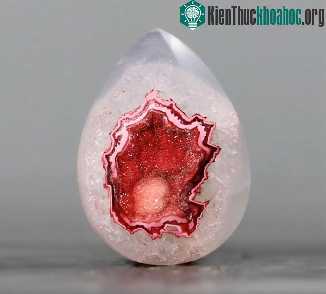 Bí ẩn vũ trụ ẩn giấu trong những viên đá quý tự nhiên