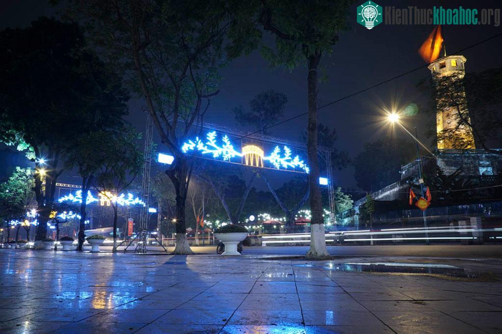 Cột cờ Hà Nội