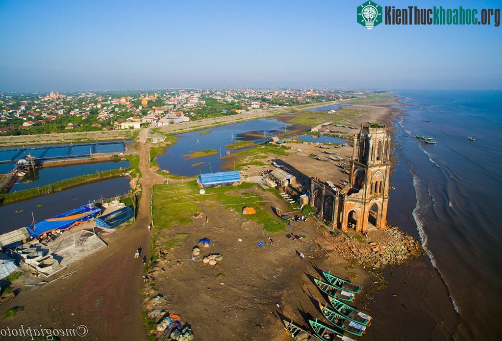 Cuộc sống thường ngày tần tảo của những người con miền biển Hải Hậu, Nam Định.