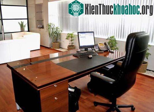 Đặt máy tính nơi thông thoáng là một cách tản nhiệt laptop trong những ngày nóng bức