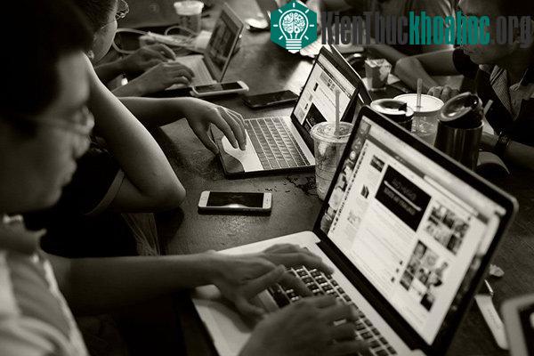 Đọc báo trực tiếp từ News Feed của Facebook