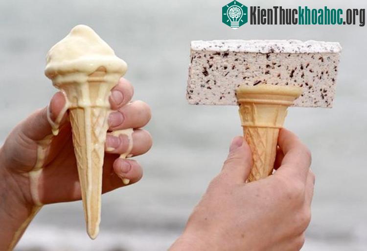 Kem Gastronaut (bên trái) có thể chịu được nhiệt độ phòng. (Ảnh: Solent News).
