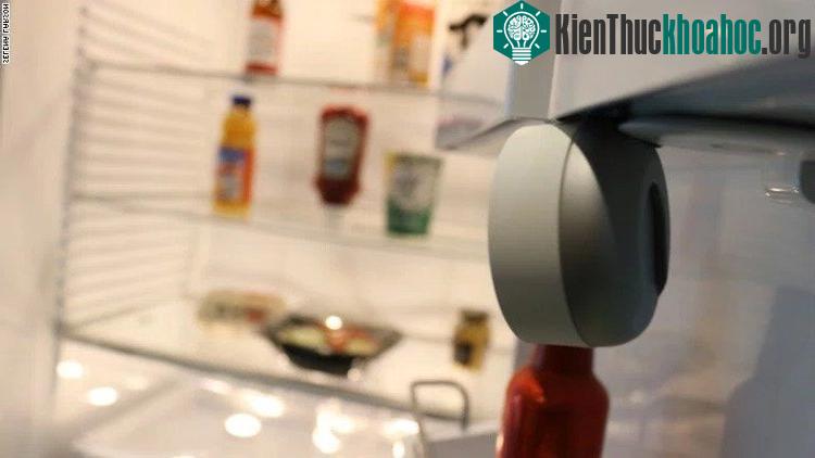 Sản phẩm FridgeCam cho tủ lạnh. (Ảnh: CNN).