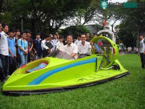 Tàu đệm khí "made in VietNam"