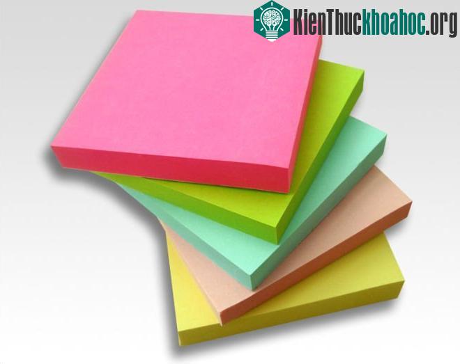 Điểm đặc biệt của chất dính chế tạo bởi Silver là bạn có thể đính một vật có trọng lượng nhỏ trên đó.