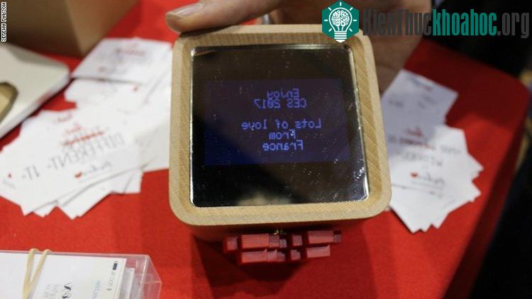 Hộp nhận tin nhắn LoveBox. (Ảnh: CNN).