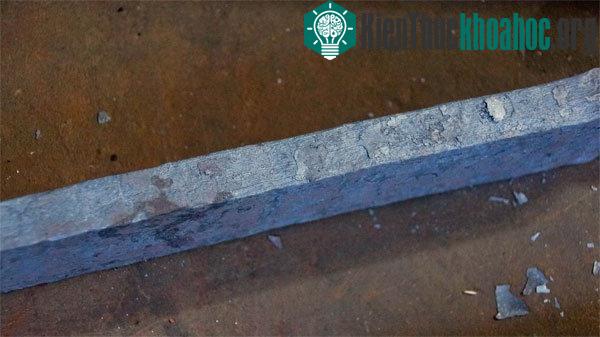Một thanh kiếm được làm từ thép Damascus