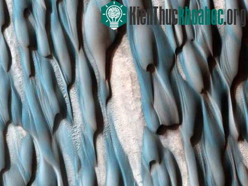 Những hình ảnh kỳ thú về bề mặt sao Hỏa ảnh 3