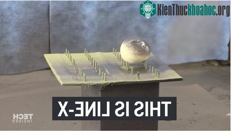 Sơn Line-X được xịt lên bề mặt của khung và cản trước của xe, giúp bảo vệ xe trước các vụ nổ do bom mìn gây ra.