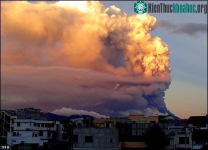Núi lửa Tungurahua bắt đầu chuyển động kể từ tháng Năm - là hoạt động mạnh nhất kể từ năm 1999