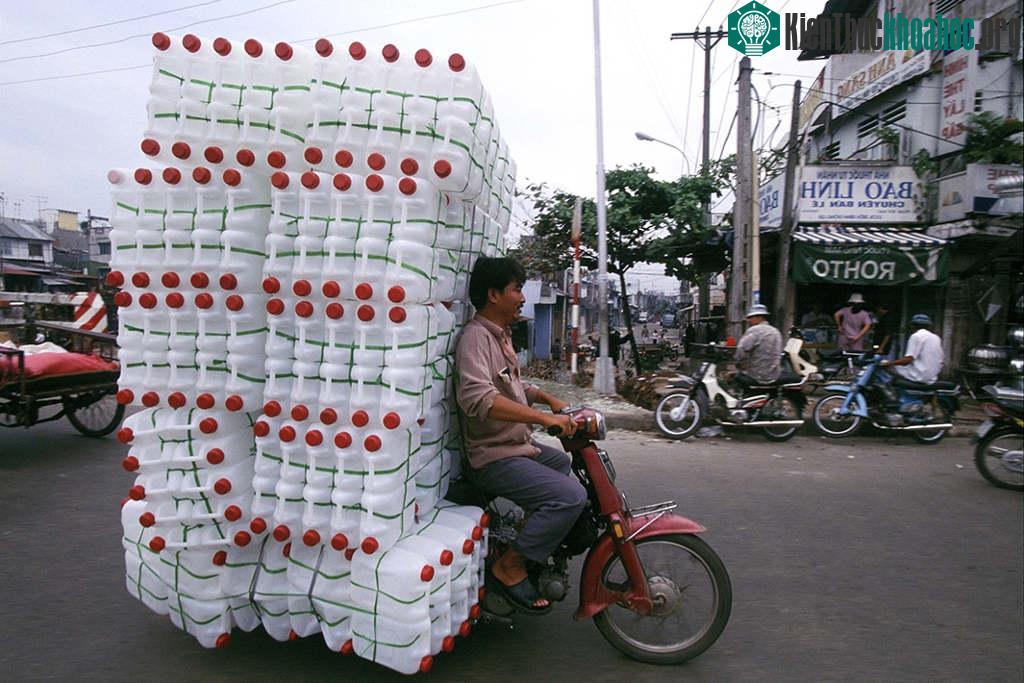 Có bao nhiêu anh chở hết.