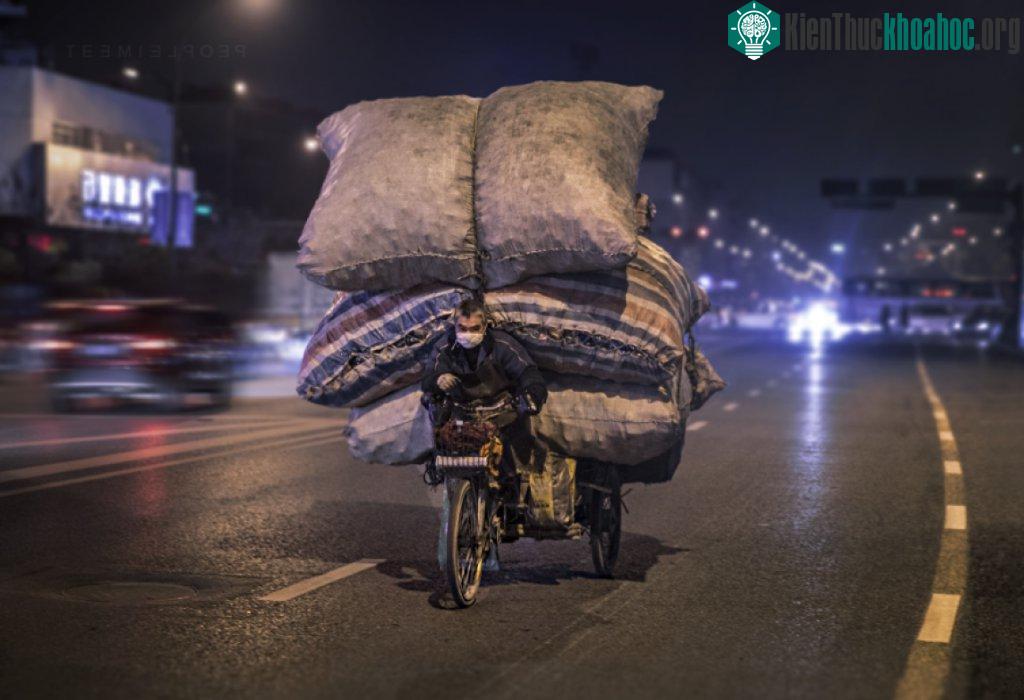 Xe nhỏ nhưng chở thứ to.