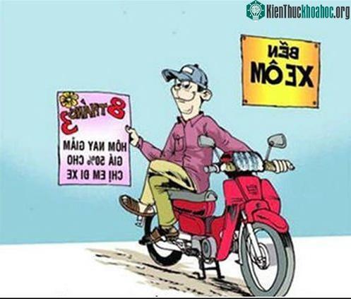 Nhân ngày Quốc tế Phụ nữ 8/3 bác xe ôm cũng giảm giá đặc biệt cho chị em đi xe.