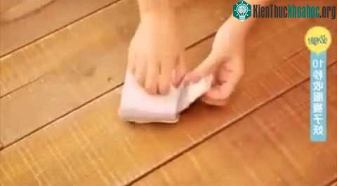 Cách gập tất này sẽ giúp bạn không bao giờ bị thất lạc tất.