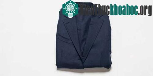 Mẹo gấp quần áo complet cất vali không bị nhăn- ảnh 11