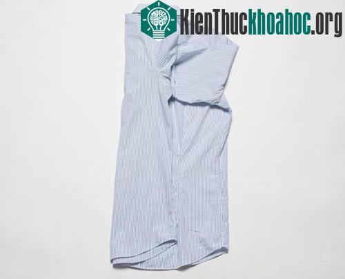 Mẹo gấp quần áo complet cất vali không bị nhăn- ảnh 16