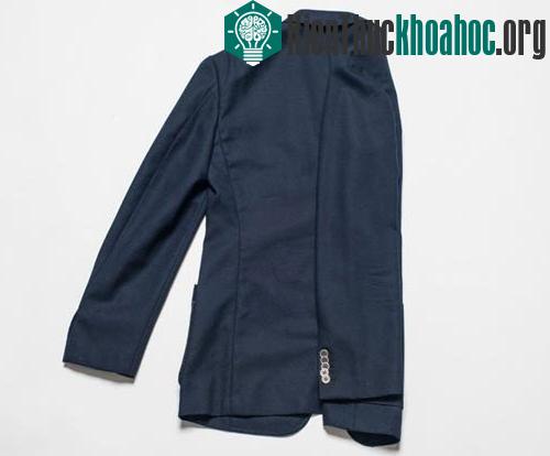 Mẹo gấp quần áo complet cất vali không bị nhăn- ảnh 5