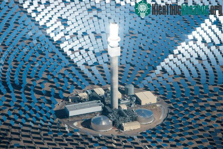 Nhà máy điện Cresdent Dune tại sa mạc Nevada. (Ảnh: Solar Reserve).