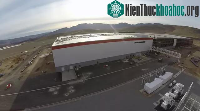 Khi Tesla đã hoàn thiện phần ngoại thất của nhà máy, họ sẽ bắt đầu bắt tay vào thiết kế không gian nội thất.