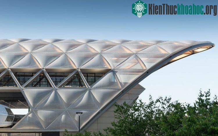 Crossrail Place là trạm xe lửa cao 7 tầng.