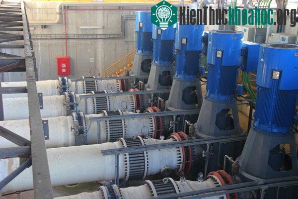 Tham quan nhà máy biến nước biển thành nước ngọt lớn nhất thế giới