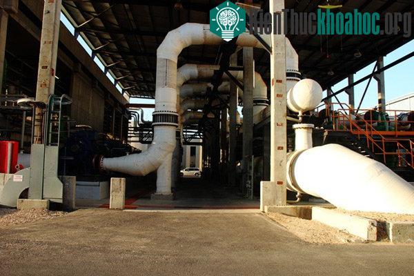 Tham quan nhà máy biến nước biển thành nước ngọt lớn nhất thế giới