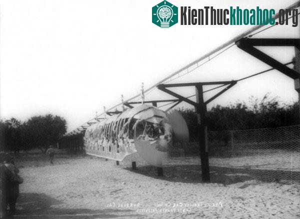 Những tuyến đường sắt độc đáo đến "không tưởng" trên thế giới