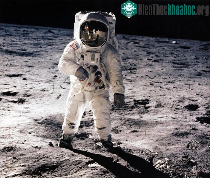 Buzz Aldrin trên bề mặt Mặt Trăng trong nhiệm vụ Apollo 11. (Ảnh: NASA).