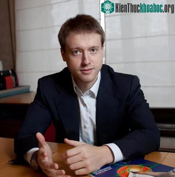 Triệu phú công nghệ mạng người Nga Dmitry Itskov hy vọng sẽ tìm ra phương thức bất tử cho trí tuệ loài người. (Ảnh: Kinja)