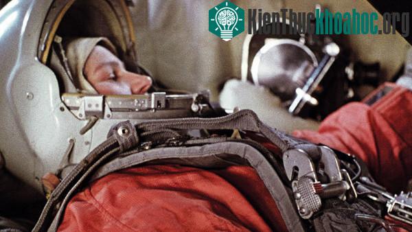 Phi hành gia Tereshkova rời khỏi mặt đất cùng tàu Vostok vào năm 1963. (Ảnh: RIA Novosti).