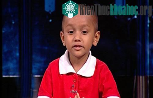 Cậu bé Kautilya Pandit. (Ảnh: odditycentral)