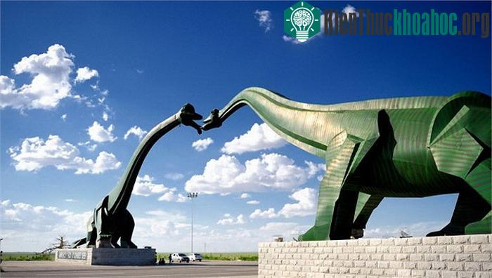 Công viên khủng long này được xây dựng tại thành phố Erenhot thuộc khu tự trị Nội Mông, Trung Quốc