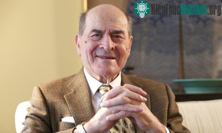 Chân dung bác sĩ Henry Heimlich. (Ảnh: relevantmagazine.com).