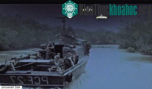 Mô phỏng vật thể bay không xác định xuất hiện phía trên tàu tuần tra. (Ảnh: A@E Networks)