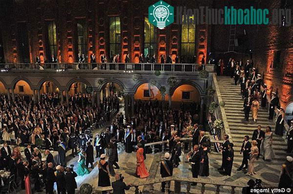 Lễ trao giải Nobel thường diễn ra tại Stockholm vào ngày 10/12 hàng năm