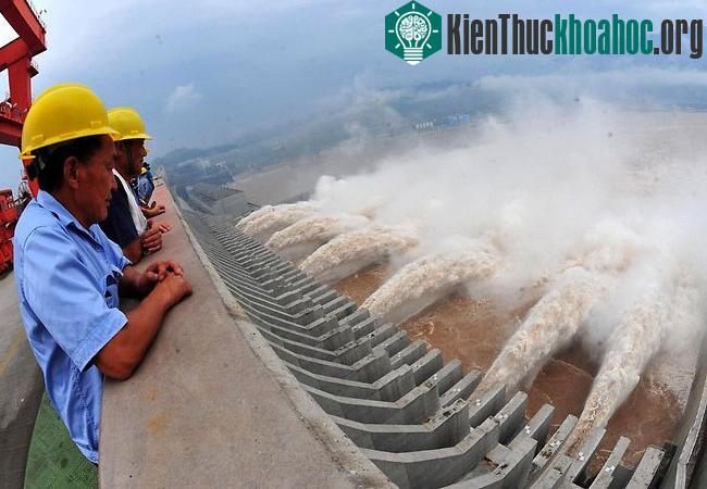Sau trận bão lớn hồi đầu tuần, mỗi giây có tới 70.000m khối nước sông Dương Tử đổ dồn về đập Tam Hiệp.