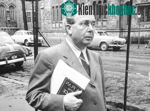 Leo Szilard và cuốn sách tựa đề "Một kế hoạch cho hòa bình". (Ảnh: MotleyTech)