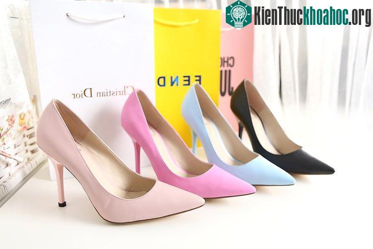 Giày cao gót mang lại nét quyến rũ cho phụ nữ ngày nay